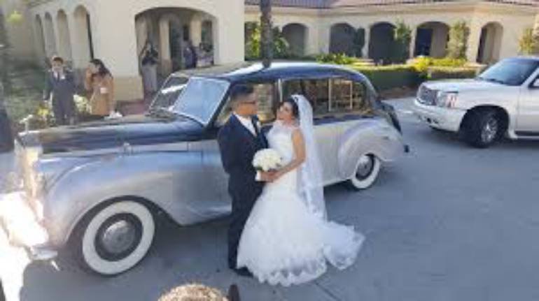 Book Classic Car Rentals in Rancho Palos Verdes with Claremont Vintage Limo